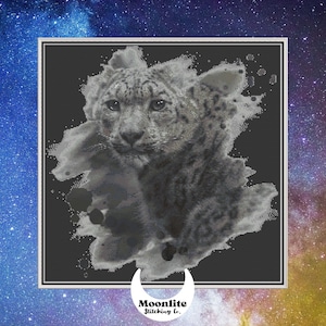 Schema punto croce PDF - Grafico Xstitch con schizzi ad acquerello leopardo delle nevi, design intermedio, vernice gocciolante di fauna selvatica monocromatica di grandi felini