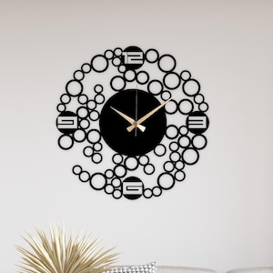 Modern Metal Circle Wall Clock: Abstract Minimalist Art