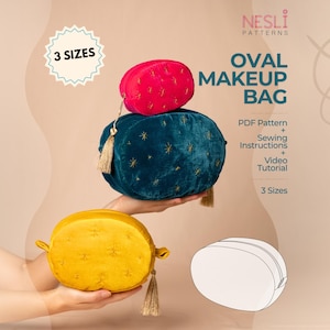 Puede incluir: Imagen de tres neceseres ovalados en rojo, verde azulado y amarillo, cada uno con una borla. Las bolsas están etiquetadas con el texto "OVAL MAKEUP BAG" y "3 SIZES". La imagen también incluye el texto "PDF Pattern + Sewing Instructions + Video Tutorial".