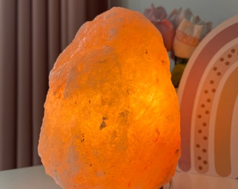 Himalayan salt lamp | Salt lamp | Lifestyle | Health tips | Healthy lifestyle | Decoration | Decoration ideas | Lamp |