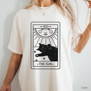 Tarot The Sun-shirt, Witchy Cat-shirts, tarotkaart The Sun T-shirt, Black Cat Mom Gifts, Cat Lovers Comfort Colors T-shirt, Crazy Cat Lady-shirt