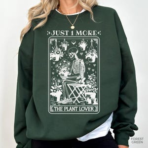 Sudadera con diseño de tarot para mujer, regalo de esqueleto de tarot, regalo de cumpleaños para mamá amante de las plantas de interior, divertido suéter con diseño de tarot para mamá.