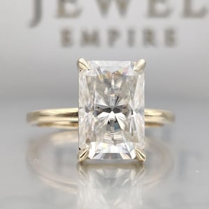 3 CT Radiant Cut Lab Grown Diamant Verlobungsring 18K Gold Handgefertigter Solitär Diamantring Verlobungsring Exquisites funkelndes Design