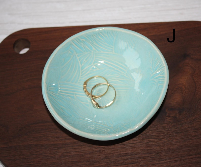 Handmade Wonky Ceramic Dish: Ring, Key, Trinket Bowl, Small Soap dish afbeelding 9