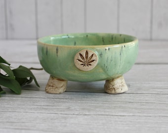 Handmade Stoneware Trinket Bowl: Whimsical Key/Ring Dish