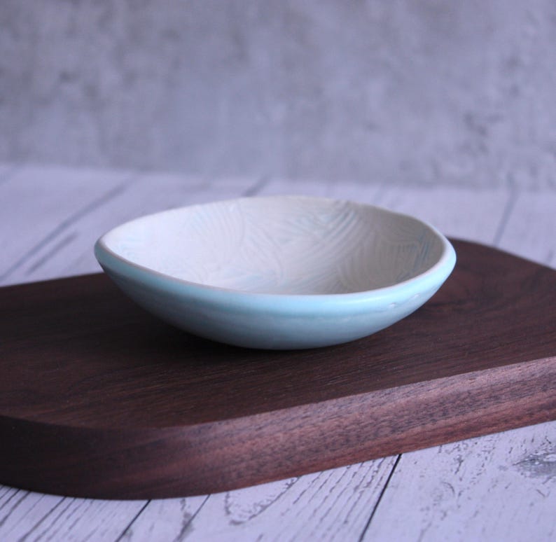 Handmade Wonky Ceramic Dish: Ring, Key, Trinket Bowl, Small Soap dish afbeelding 12