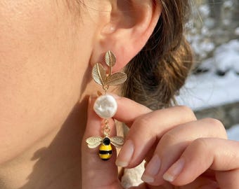 Gold Bee Earrings | Pearl & Leaf Statement Earrings | Nature Inspired Jewelry | Dainty Bee Gift for Her | Garden Wedding Jewelry