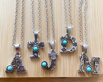 Collar con inicial occidental y piedra turquesa, cadena de acero inoxidable, colgante con alfabeto vaquero bohemio, regalo personalizado para ella.