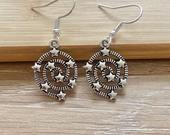 Pendientes de espiral de estrella Pendientes colgantes de estrella en espiral • Ganchos, aros o pendientes chapados en plata 925 • Joyería celestial bohemia Pendientes de espiral