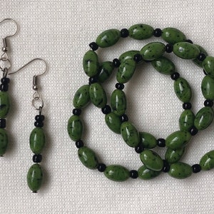 Jade Stretch Bracelet/Earring Set, Bead Bracelets, DropEarrings, Minimalist Bracelet and earrings, Bracelet Stack