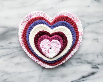 Crochet Heart Coaster Pattern / plus 5 sizes / step by step photos / Valentine’s Day garland, card, trivet, decoration / easy pdf download