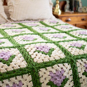 CROCHET PATTERN and Photo Tutorial / Flower Granny Square Blanket / The Tulip Time Throw / Easy / PDF download