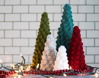 Patrón de crochet para árbol de Navidad, 5 tamaños, decoración rústica con pompones, descarga digital en PDF, rápida y fácil.