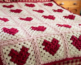 CROCHET PATTERN and photo tutorial / Heart Granny Square Blanket / Be My Valentine Throw / Easy / PDF Download