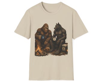 Big Foot und Dogman Lagerfeuer Kaffee T-Shirt | Sasquatch Waldkaffee