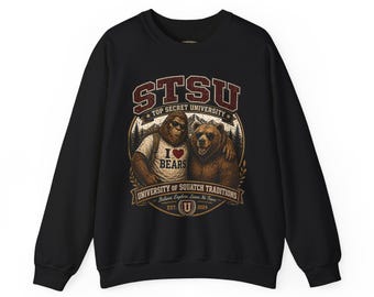 Squatchitis Top Secret Universität Big Foot & Bear Rundhals-Sweatshirt