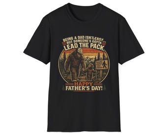Bigfoot und Sohn gehen Hand in Hand Vatertags-T-Shirt
