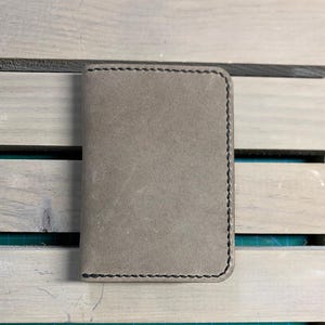 Tarjetero de cuero vertical / Billetera de cuero / Minimalista / Billetera plegable delgada / Billetera de cuero para tarjetas / Regalo perfecto Billetera para hombres y mujeres