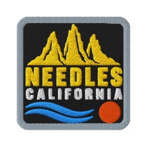 Broderad lapp med souvenirmotiv från Needles California Desert Peaks - fyrkantig, oval eller rund form, stryk-på, sy-på, samlarobjekt