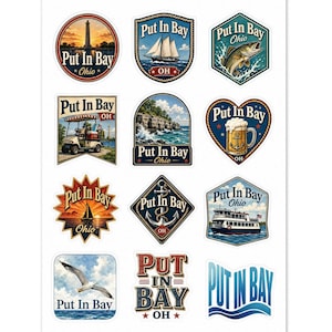 Puede incluir: Una hoja de pegatinas con el texto "Put In Bay Ohio" en varios diseños. Los diseños incluyen un faro, un velero, un pez, un carrito de golf, olas, una jarra de cerveza, un ancla, un ferry, una gaviota y texto estilizado.