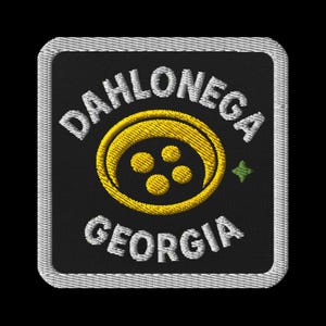 Dahlonega Georgia Gestickter Aufnäher - Gold Pan Souvenir Travel Memento Quadratischer schwarzer Patch mit grauem Rand