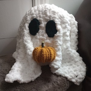 Seamus the Sheet Ghost Crochet Throw Pillow Pattern
