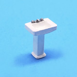 Miniature Sink, Doll Scale, Unpainted
