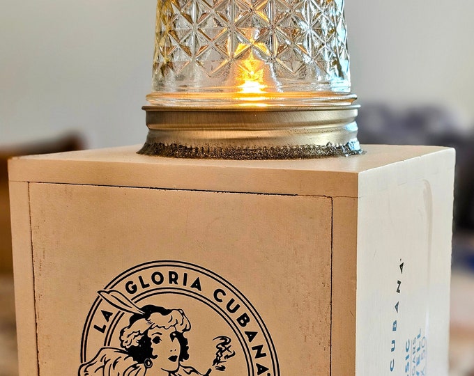 La Gloria Cubana White Cigar Box Night Light