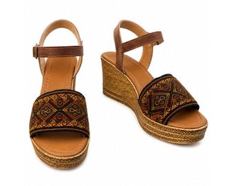 Handgefertigte ecuadorianische Keilsandalen | Leder & Otavalean Faja | Artisan Plateau Sandalen | Damen Sommer Schuhe | Begrenzte Größen