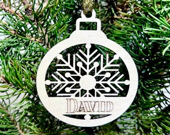 Gepersonaliseerde kersthouten ornament, aangepaste naamornament, lasergesneden cadeaukaartje, lasergesneden naamsnuisterij