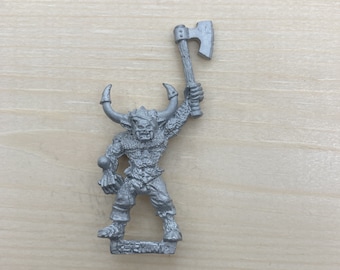 Chaos Beastmen Slaanesh Beastman Bull Headed with Ax #55