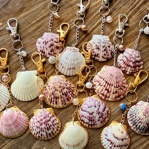 Calico Seashell Keychain | Scallop Keychain | Handmade Seashell Keychains | Beach Keychains | Sea Lovers Gift | Seashell Favors