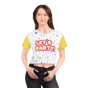 Let&#39;s Party Toy Chica Crop Tee