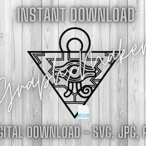 Puede incluir: Descarga digital en blanco y negro del símbolo del Ojo de Horus, también conocido como el Ojo de Ra, en forma triangular. La imagen está sobre un fondo de madera con el texto "INSTANT DOWNLOAD" y "DIGITAL DOWNLOAD - SVG, JPG, PNG".