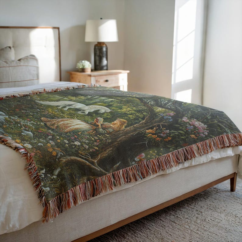 Tapisserie tissée à franges 100 % coton, jeune fille et licorne, couverture enchantée médiévale-fantastique, décor boisé, tenture murale cadeau art de la Renaissance image 8