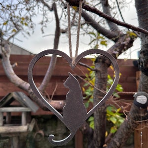 Metal Sitting Cat Love Heart | Unique Pet Decor, Garden Art, Housewarming Gift, Animal Lover's Gift | Rusty Outdoor Hanging Sculpture