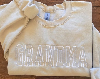 Mormor Broderad Rundkragetröja