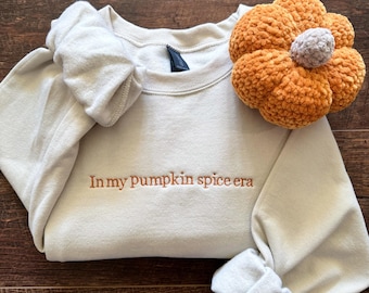 Broderad tröja med rund halsringning i min pumpa-spice-era