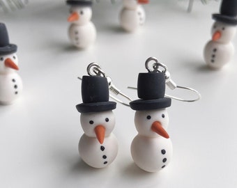 Handmade Snowman Earrings – Polymer Clay Christmas Jewelry, Winter Holiday Accessories, Cute Snowman Gift, Unique winter earrings