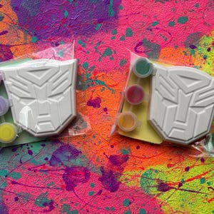 Large Transforming Robot Paint your own party favours