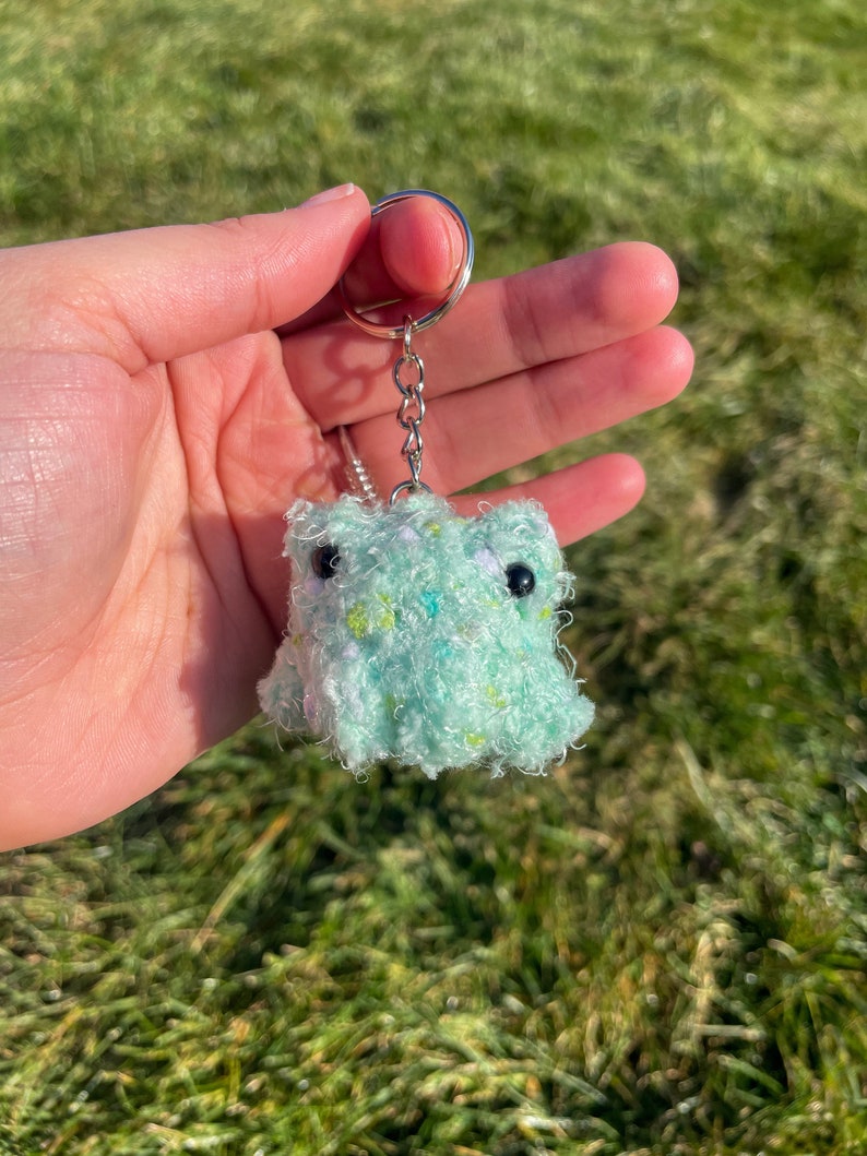 Crochet Frog Keychain, Stuffed Animal Keychain, Amigurumi, Confetti