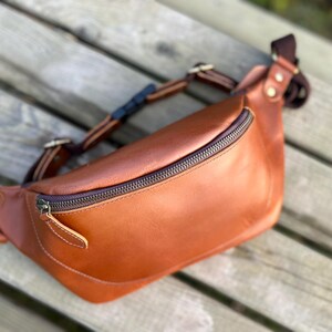 Premium Leather Waist Bag, Handmade Fanny Pack, Christmas Gift Idea, Genuine Leather Belt Bag for him, Crossbody Bum Bag Braun