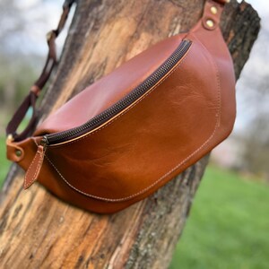 Premium Leather Waist Bag, Handmade Fanny Pack, Genuine Leather Belt Bag for Men & Women, Travel Crossbody Bum Bag image 2