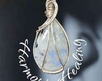 Moonstone, Necklace, Pendant, gift for her, feminine energy, intuition, healing, new beginnings, traveler's stone, calming, protection.