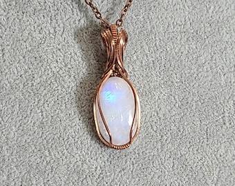Moonstone, med pendant, Handmade, Gifts for her, feminine energy, intuition, emotional healing, moon cycles, dreams, guidance, new beginning