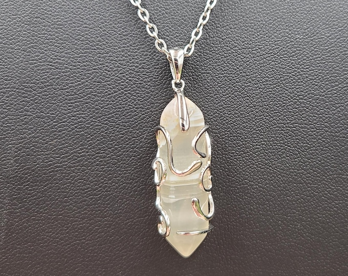 Agate Necklace, Sterling Silver wrap necklace, Balance Pendant, Soothing Necklace, Heals inner Anger Pendant. Encouragement necklace.