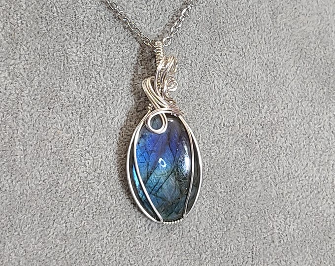 Labradorite, Wire wrapped necklace, wire wrap, handmade, gifts for her, pendant, transformation, spiritual awakening, protection, creativity