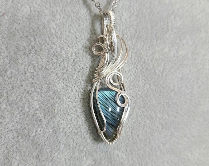 Labradorite, Wire wrapped necklace, wire wrap, handmade, gifts for her, pendant, transformation, awakening, protection, shield from negative