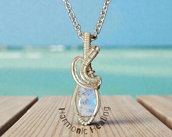 moonstone, small pendant, sterling silver necklace, feminine energy, new beginnings, guidance, traveler's stone, calming, protection