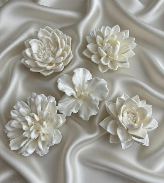 Ivory Resin Floral Wall Art Set, Sculptural White Flower Decor (Set of 5)
